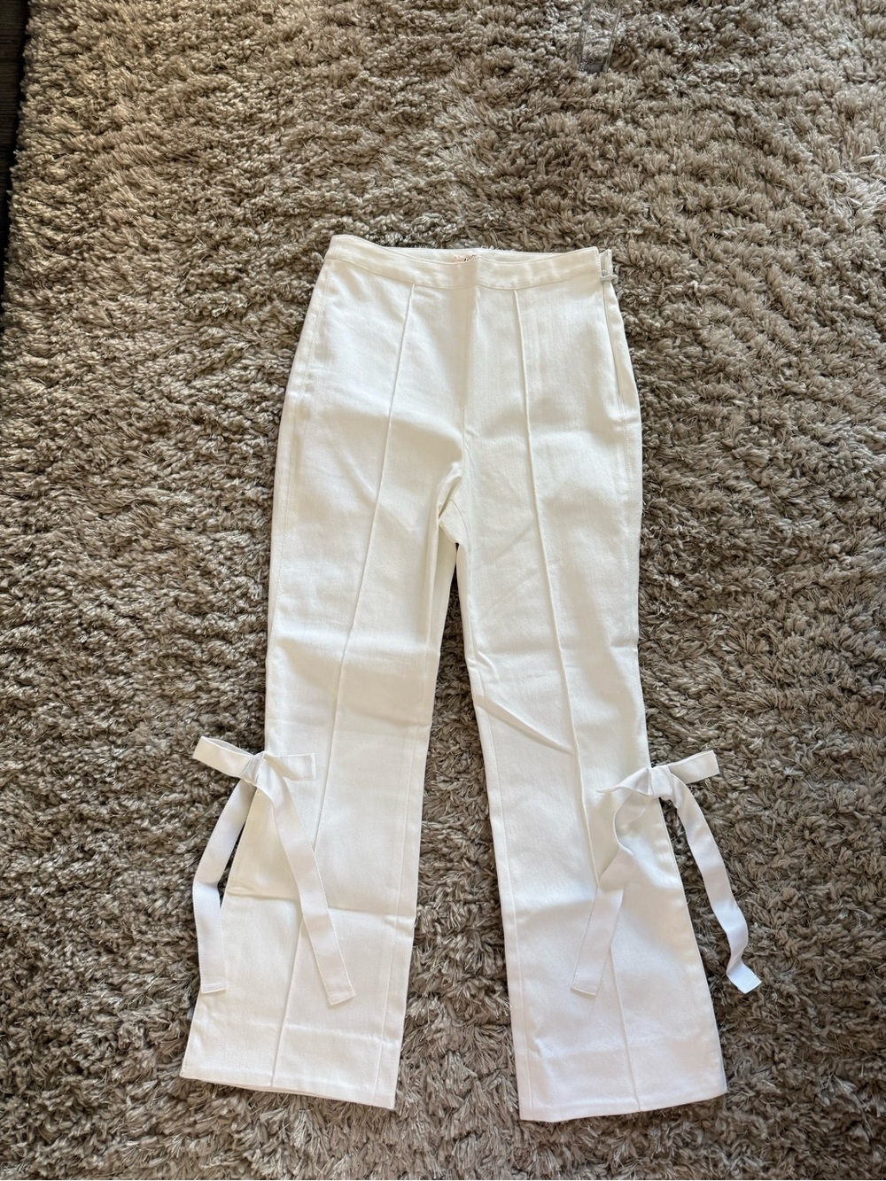 Cinq a Sept women’s white crop pants